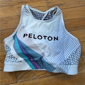 Peloton sports bra size small